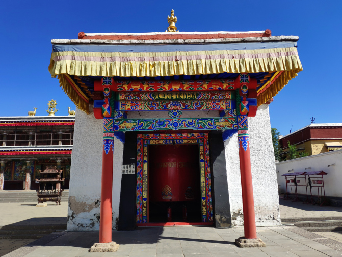 昆都仑召建筑群全景