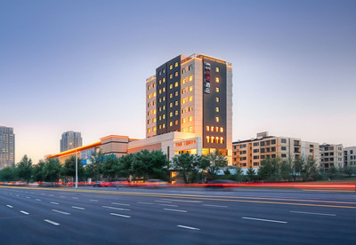 稀土大厦与稀土高新区城市景观