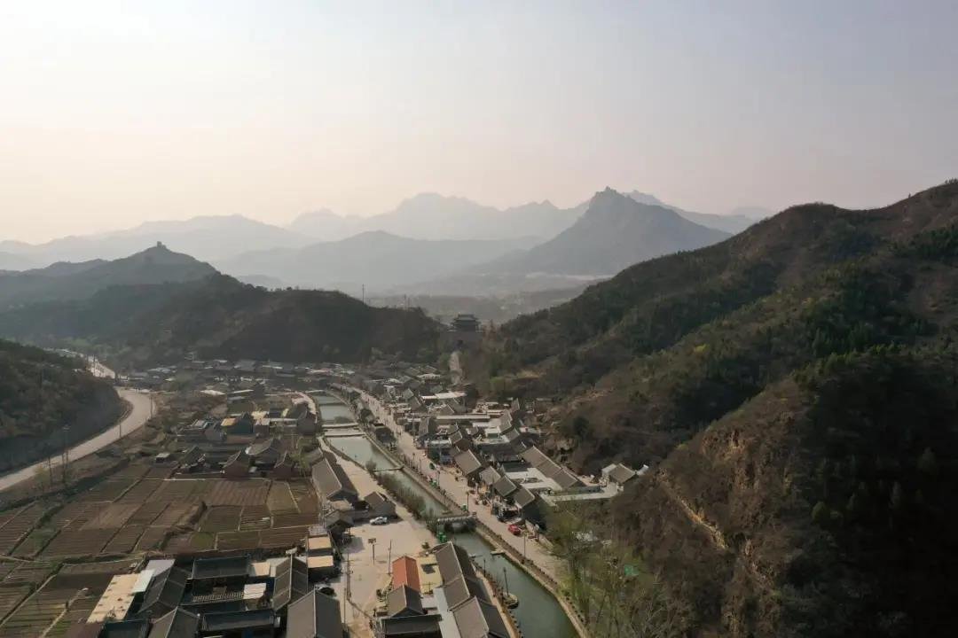 帽儿山向西望卧虎山长城