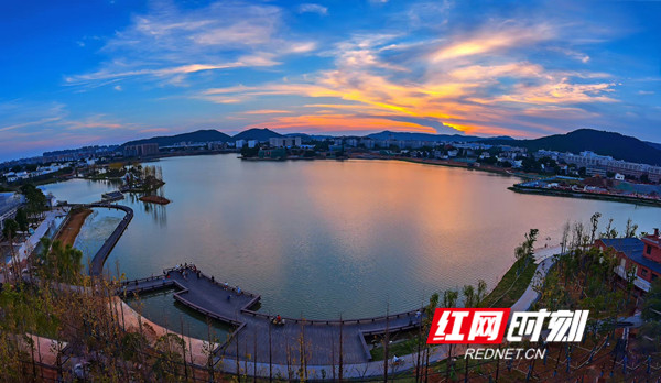 后湖国际艺术园湖面全景