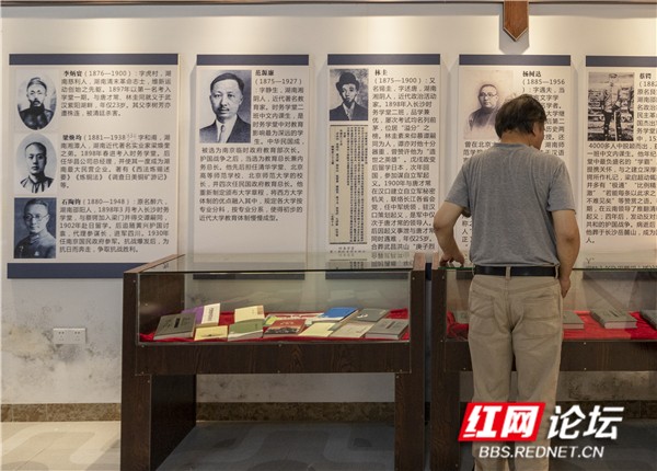 时务学堂故址陈列室内部