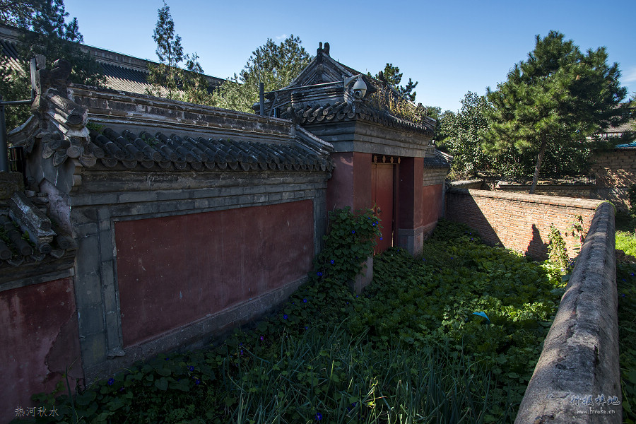 溥仁寺后门，汉式硬山顶
