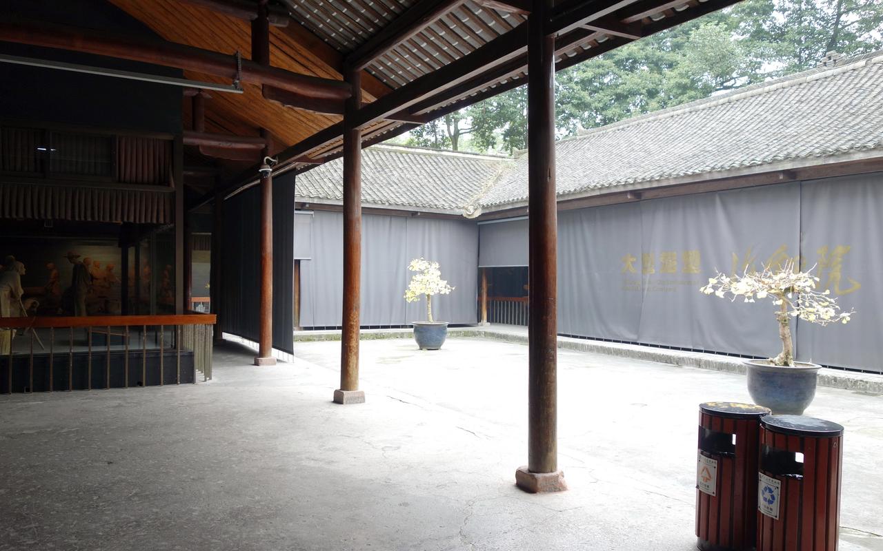 收租院泥塑群雕局部