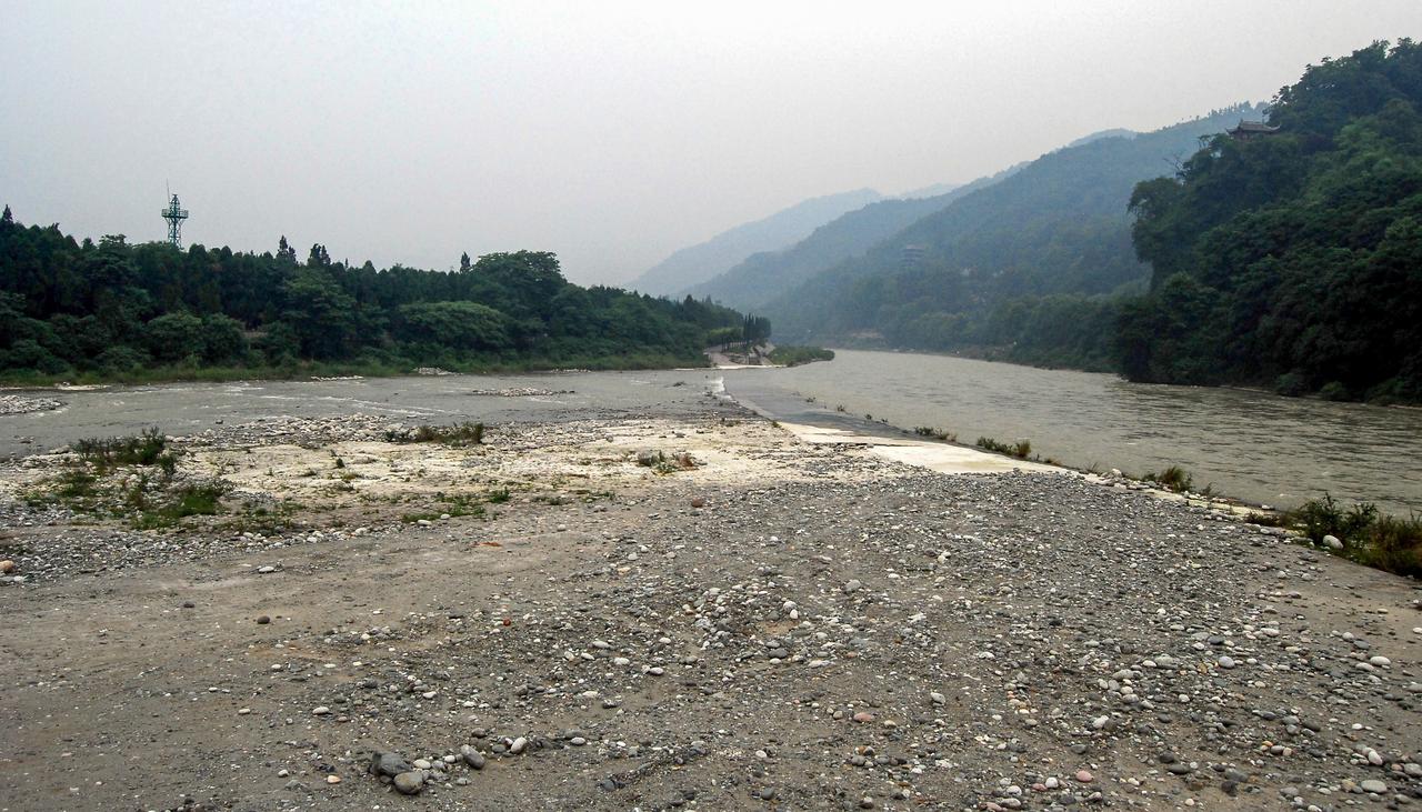 飞沙堰溢洪道