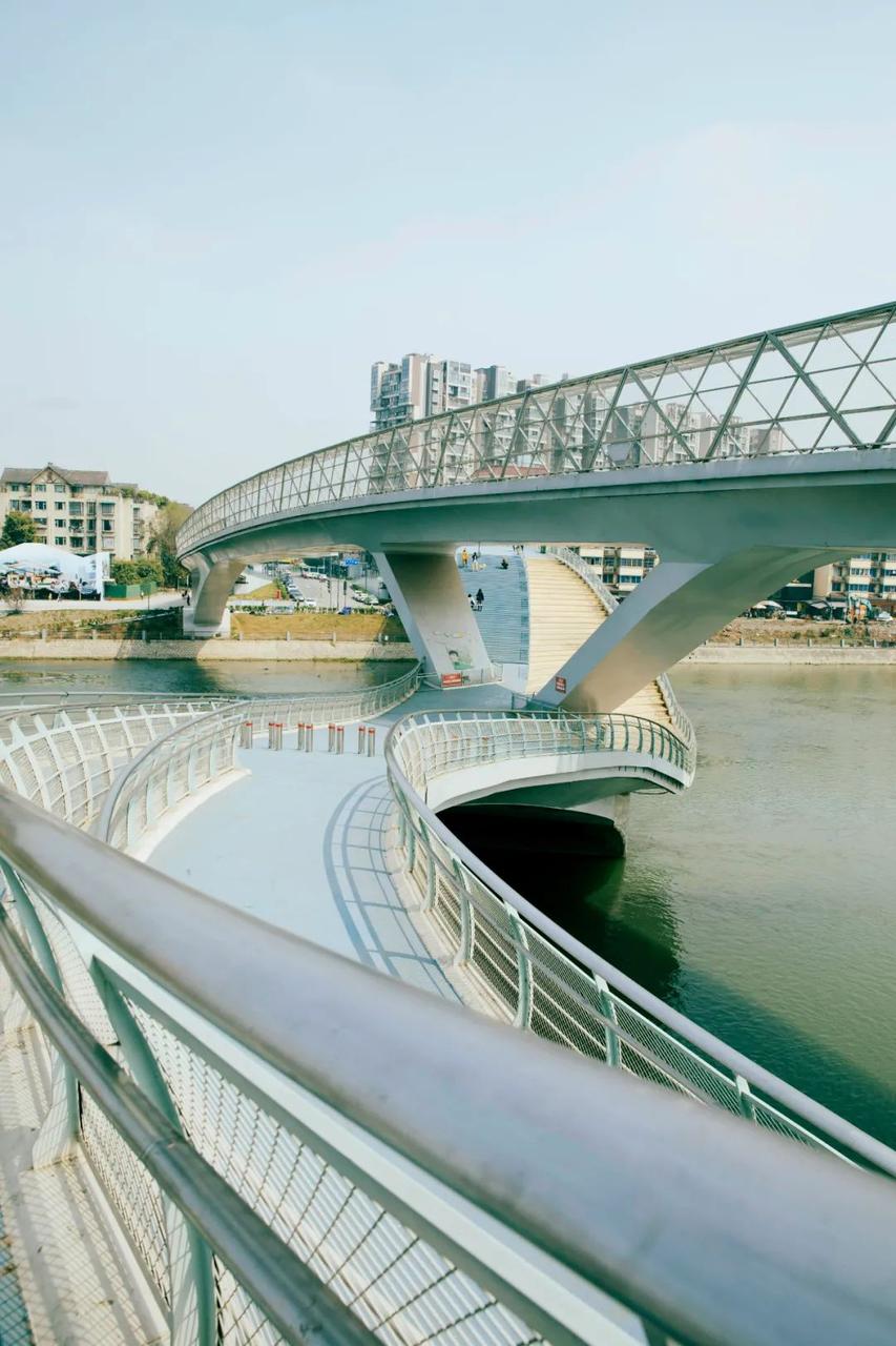 镋钯街街景