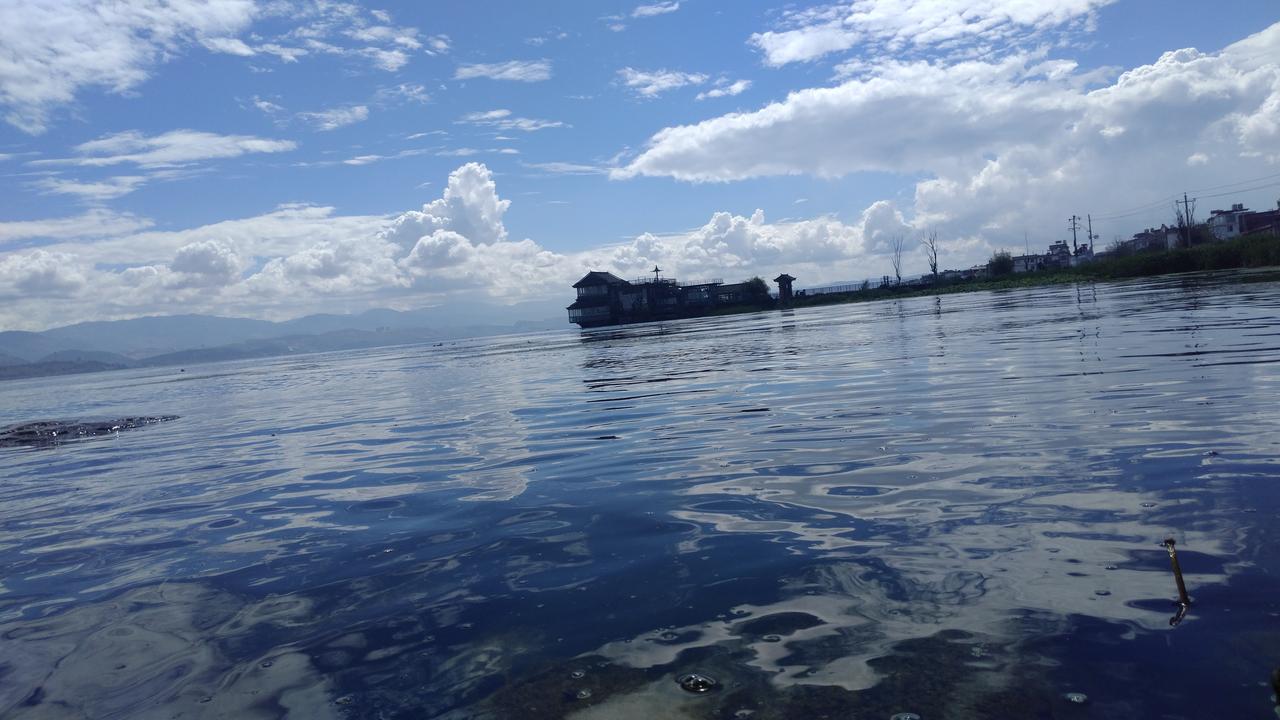 洱海与苍山景观