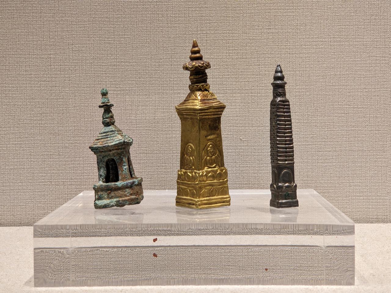 弘圣寺塔出土文物：大理国鎏金铜塔模，现藏大理州博物馆