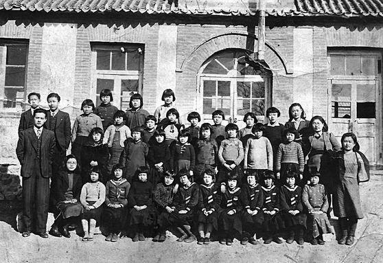 金州三十里堡普通学堂：利用大庙改造的中国人学校教室