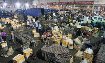 大连水产品市场内部交易场景