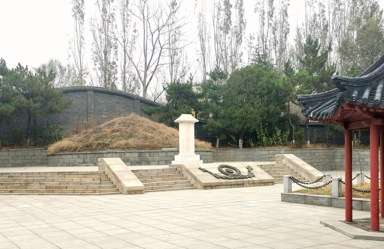 万忠墓墓碑