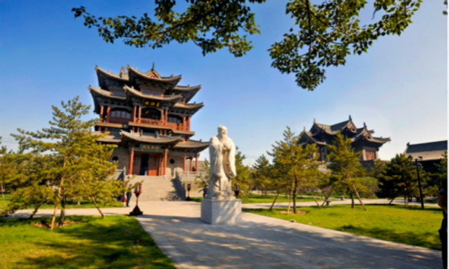 大同府文庙尊经阁，三层的楼阁式建筑位于文庙最后一进院落。图源：中国日报。
