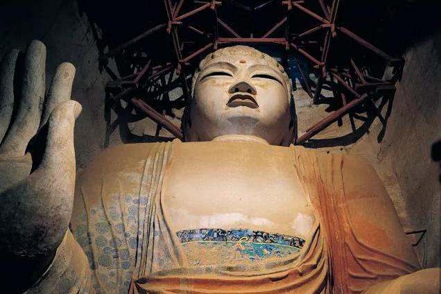 莫高窟第96窟弥勒大佛:石胎泥塑,高35.5米