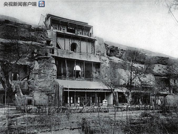 华尔纳1924年拍摄的大佛头部,从树枝间隙中拍到