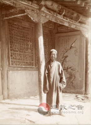 王圆箓肖像,拍摄于莫高窟下寺
