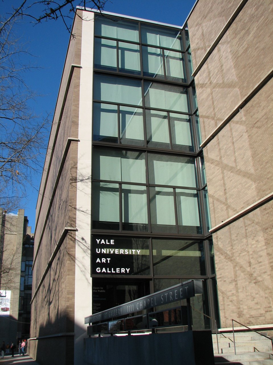 The recessed entrance to the Kahn Building