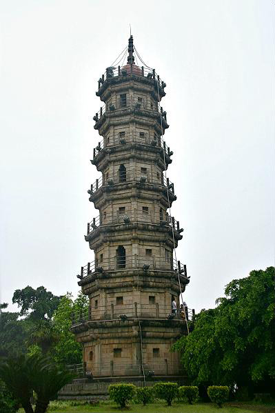 罗星塔正面全景