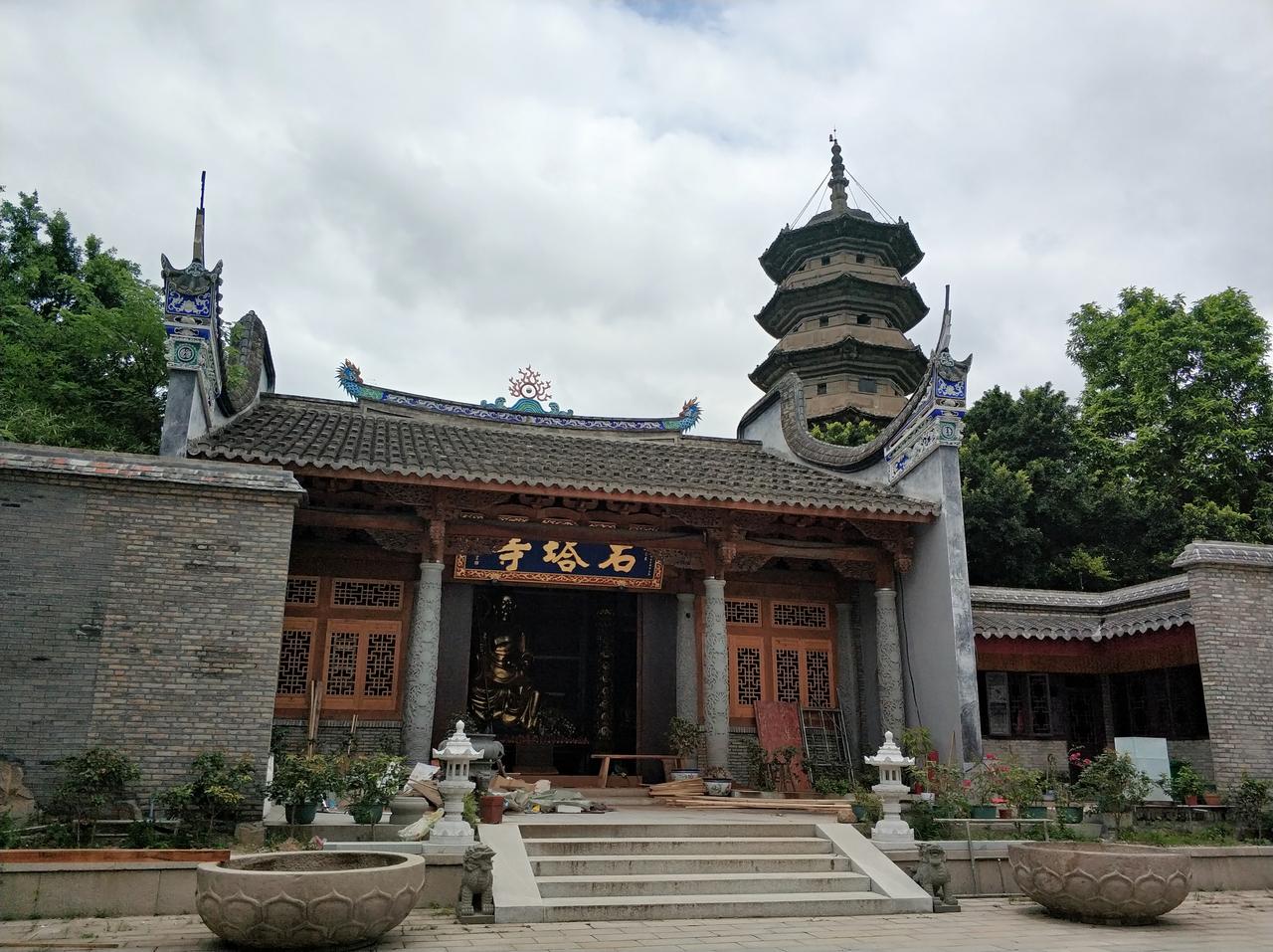 乌塔与石塔寺