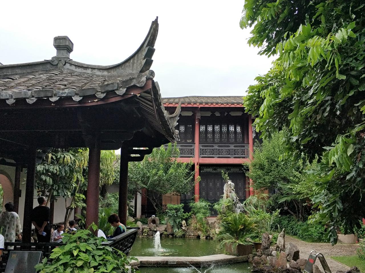 荷戈亭与云左阁后花园