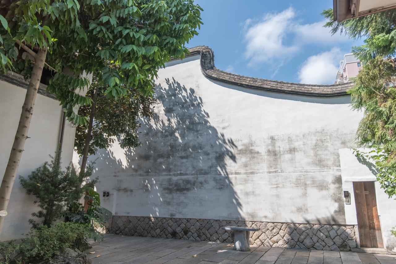 戏台藻井雕刻