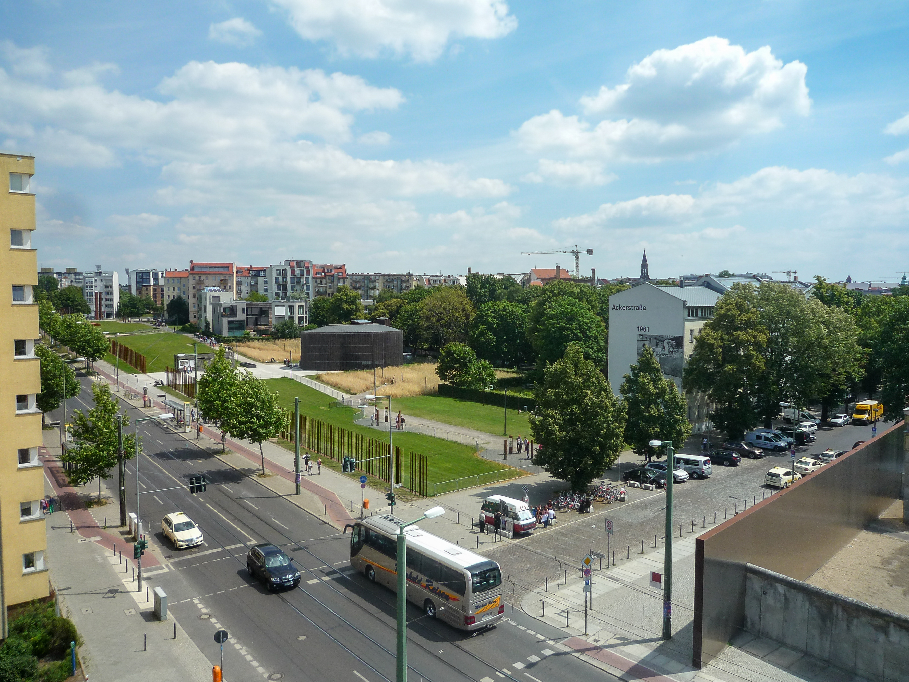 Overview of the Berlin Wall Memorial linear site