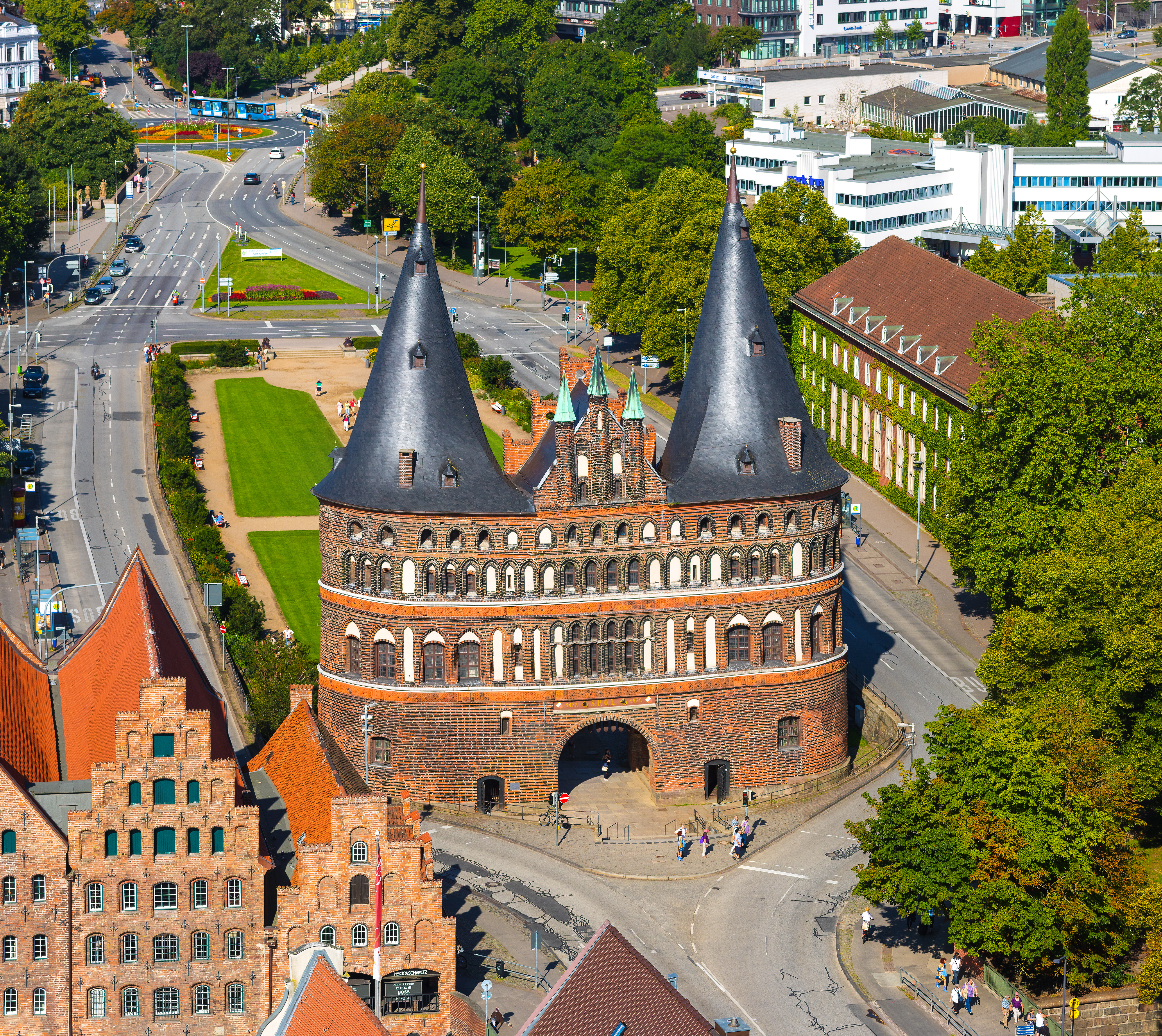Lübeck 老城天际线，Petrikirche 塔顶俯瞰