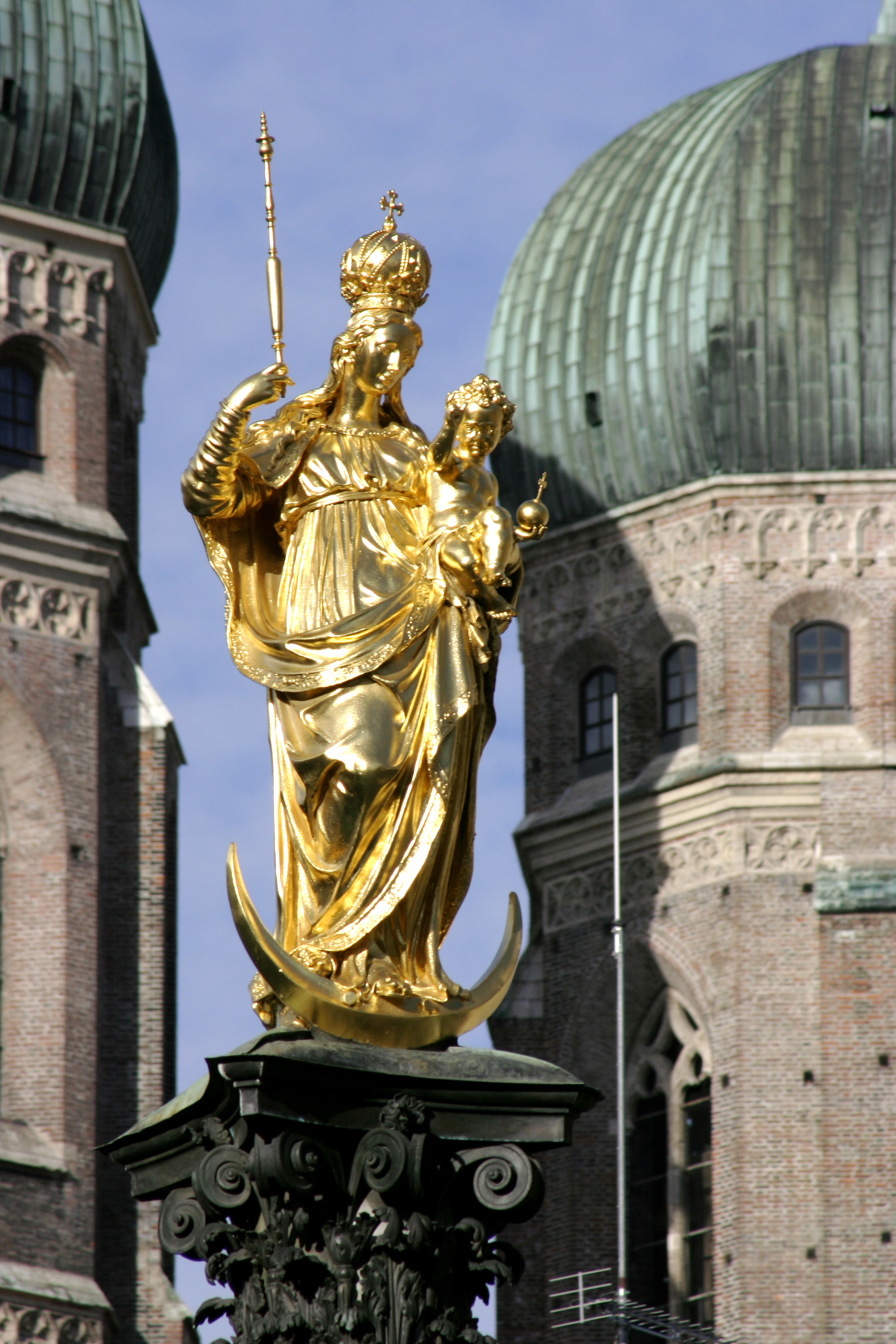 Mariensäule 金色圣母柱
