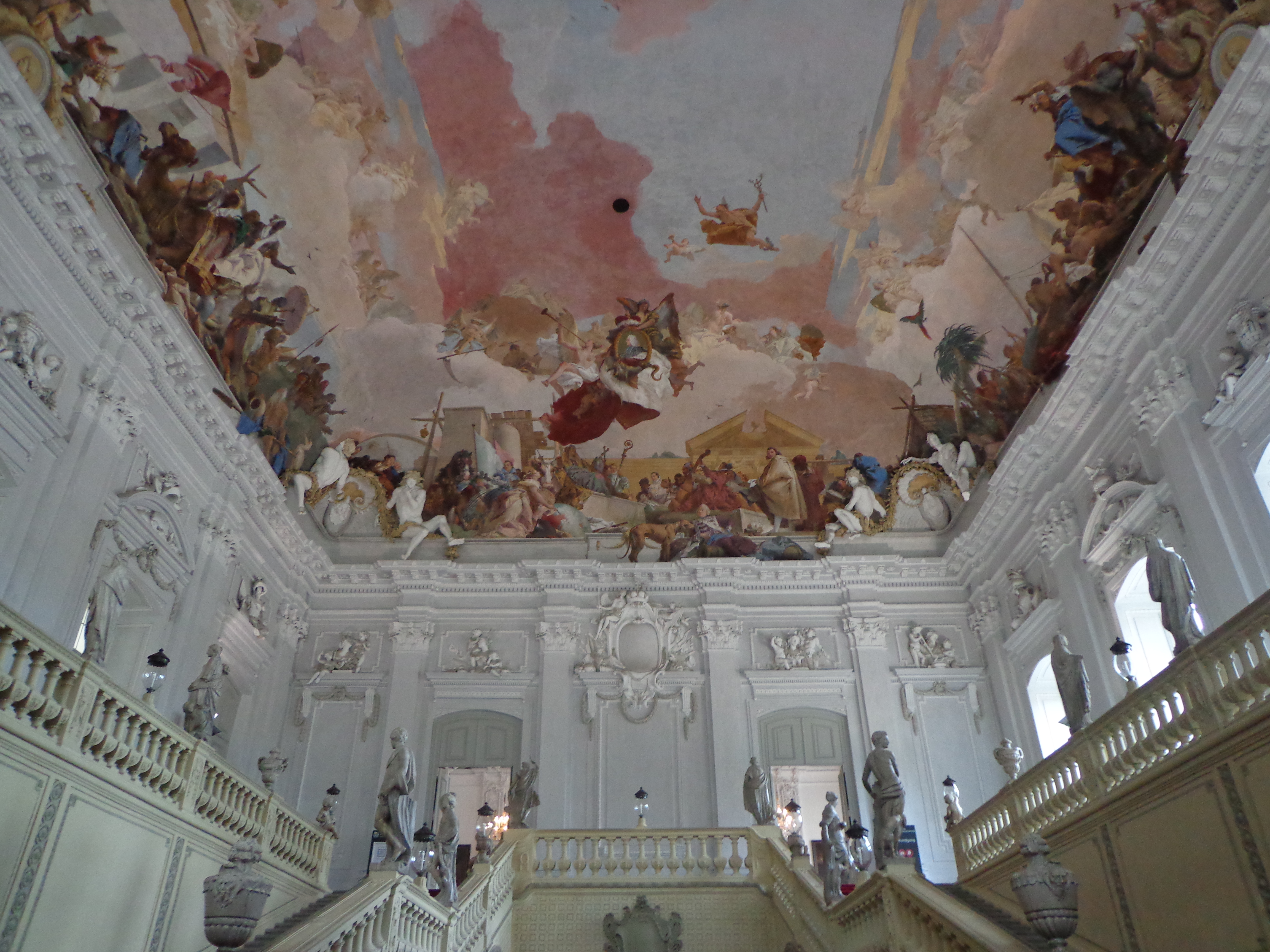 楼梯厅与 Tiepolo 天顶画全景