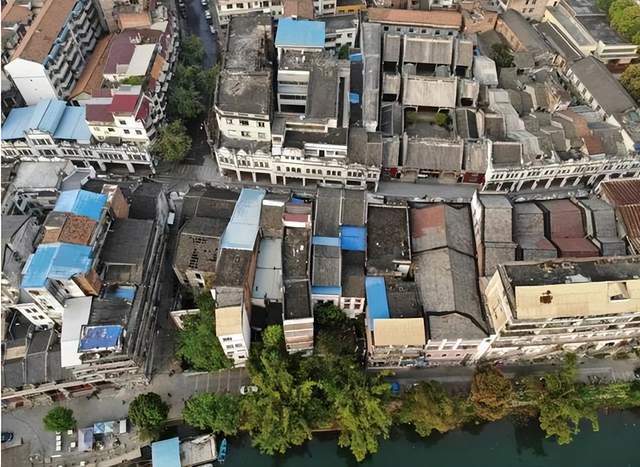 广州太平沙地区竹筒屋建筑群的密集排列