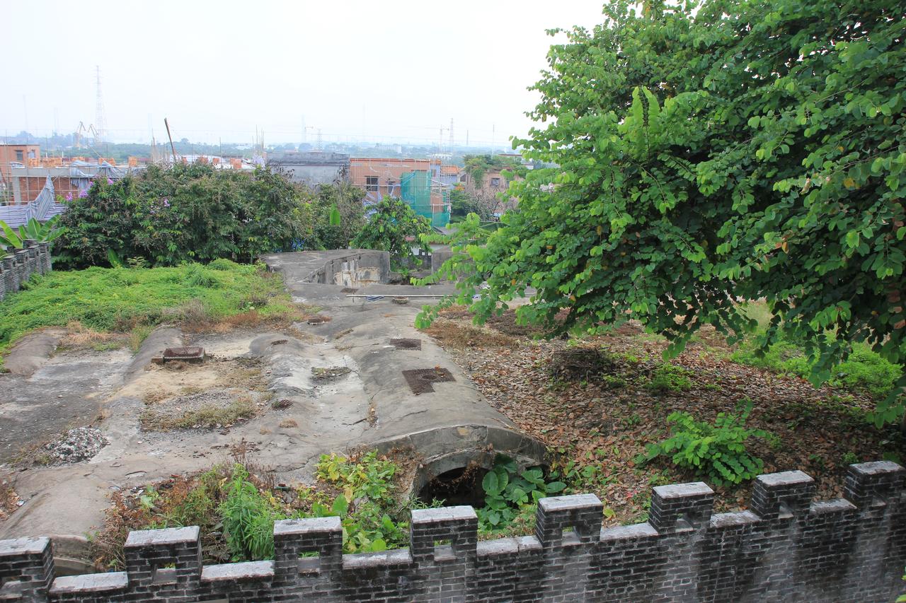 大坡地炮台圆形炮池与拱顶弹药库