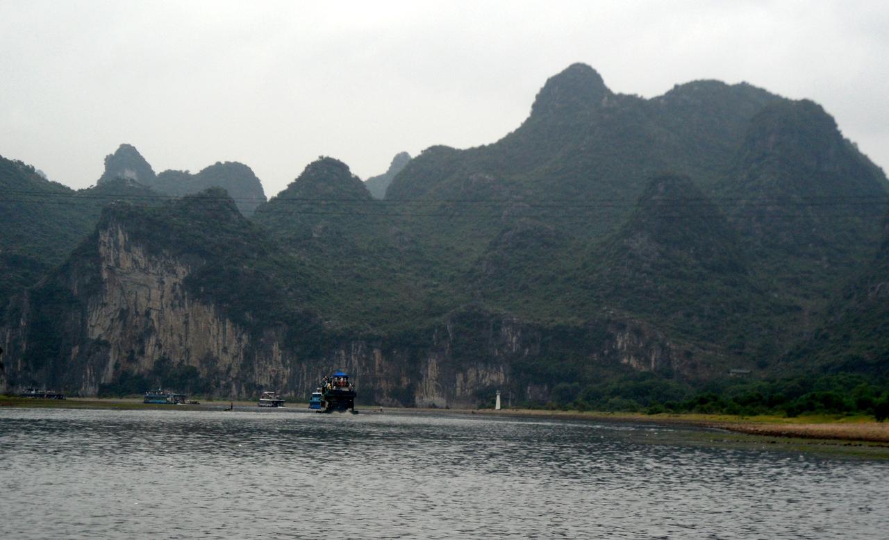 漓江风光，巴金就住在这条江的东岸