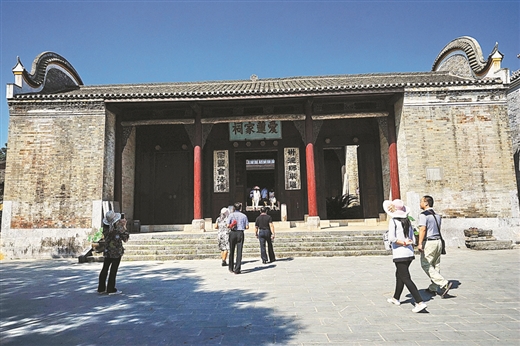 江头村爱莲家祠古建筑群，飞檐翘角的清代民居错落排列