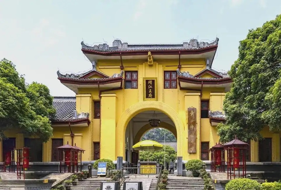 云阶玉陛祥云石雕