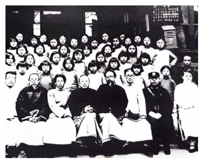 达德学校师生历史合影，1905年女子班创办时的珍贵影像