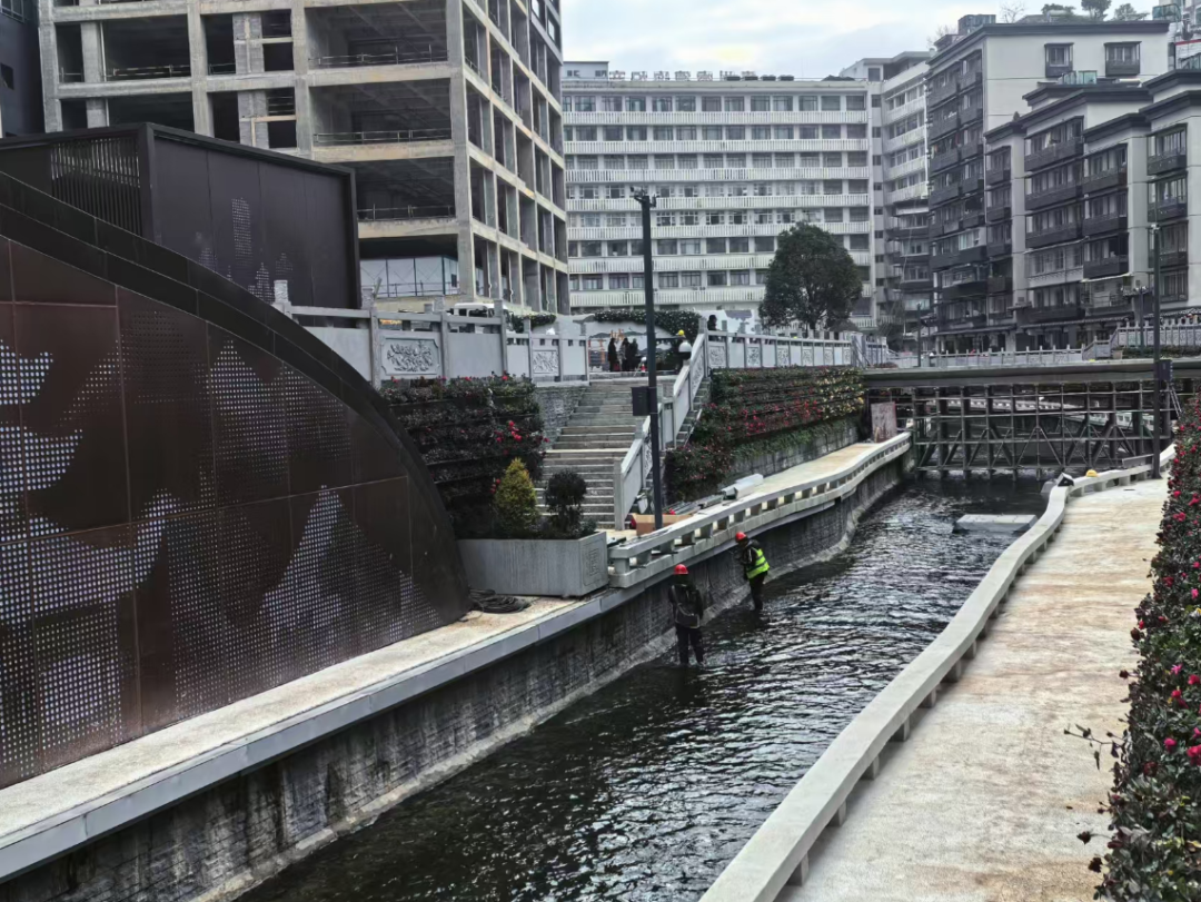 贯城河博爱路段揭盖段