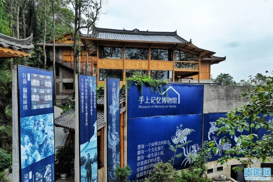 贵钢记忆博物馆利用旧厂房改建，陈列生产时期的老照片和工具