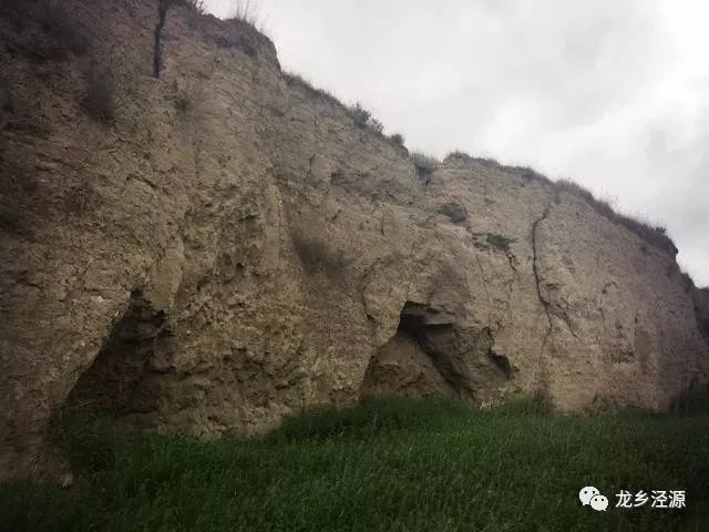 瓦亭古城夯土城墙远景