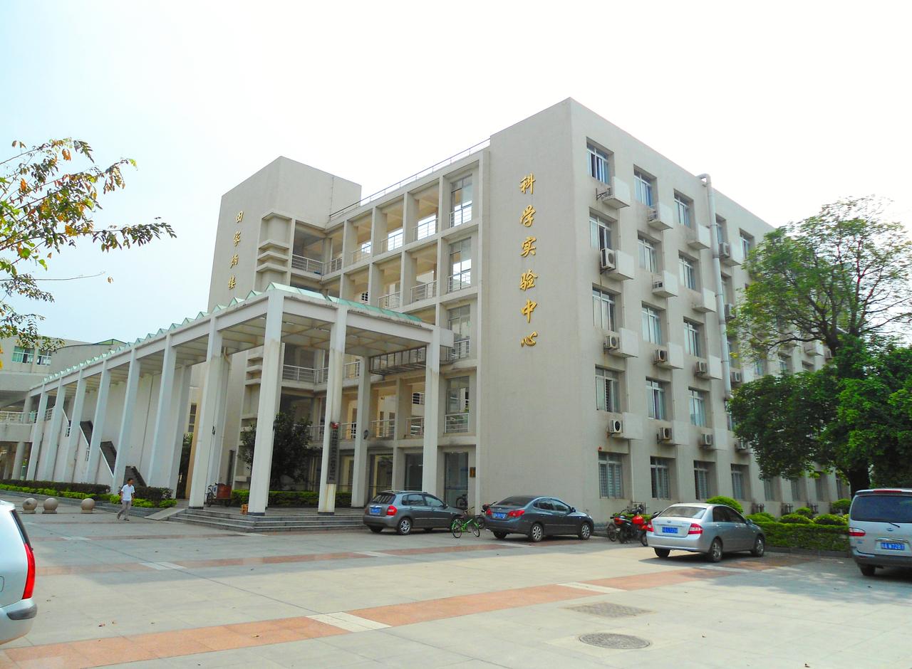 海南大学海甸校区校园景观