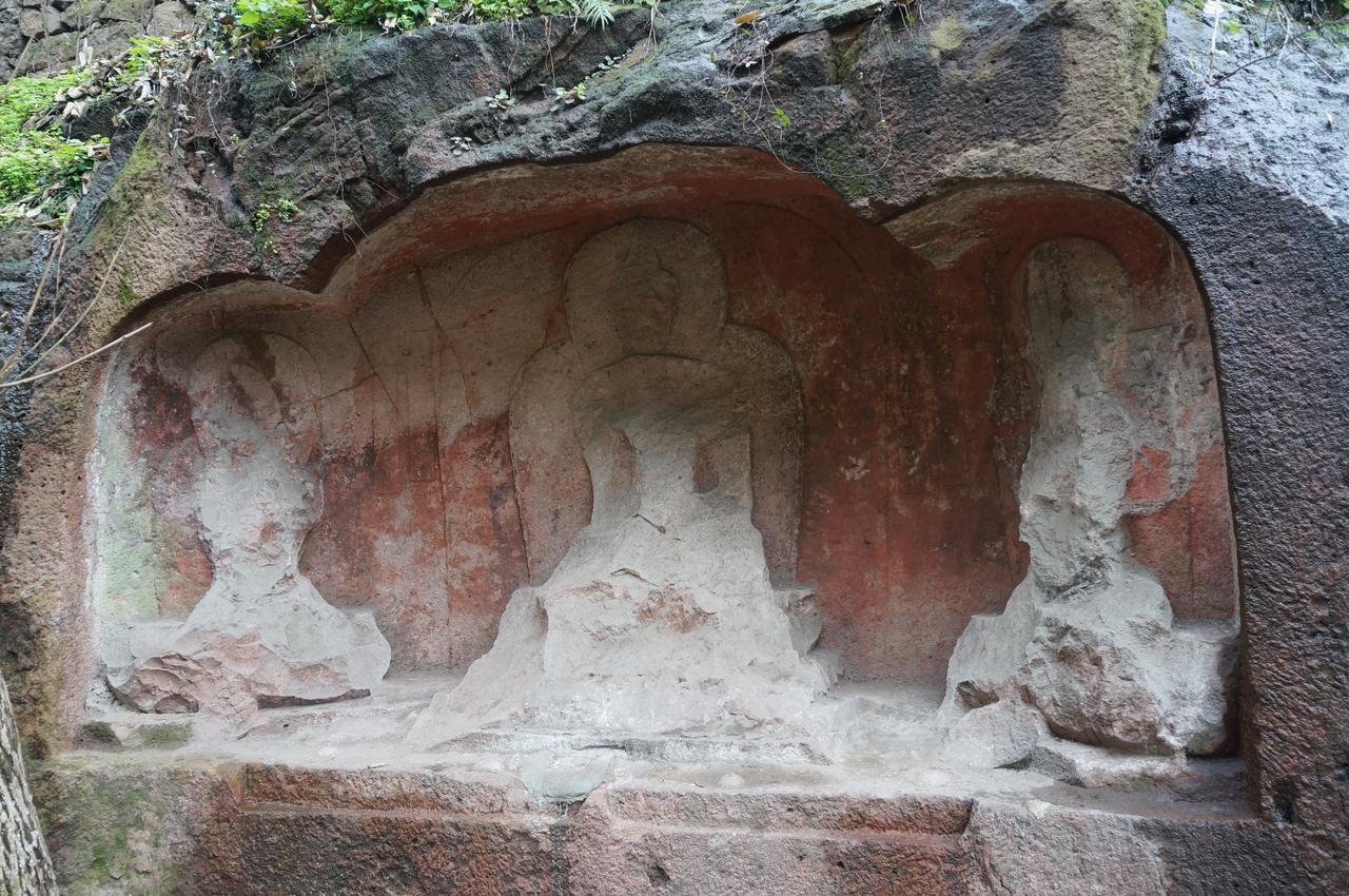 宝石山摩崖造像和大佛寺遗址