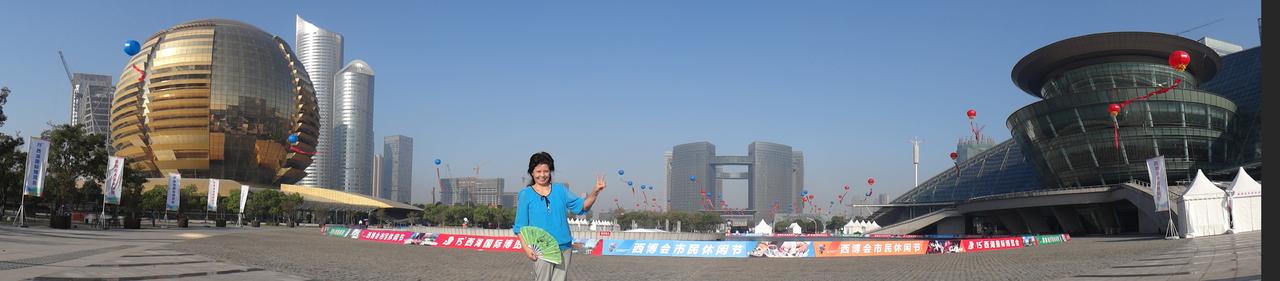 日月同辉:杭州大剧院与杭州国际会议中心分列市民广场东西两侧