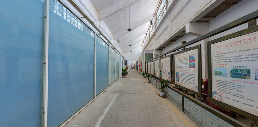 园区内部展示区保留的旧机器