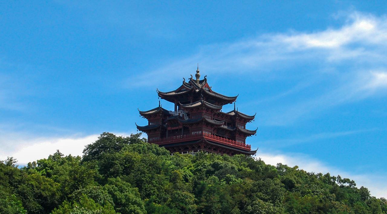 吴山城隍阁：山顶的七层仿古楼阁
