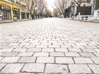 中央大街面包石路面