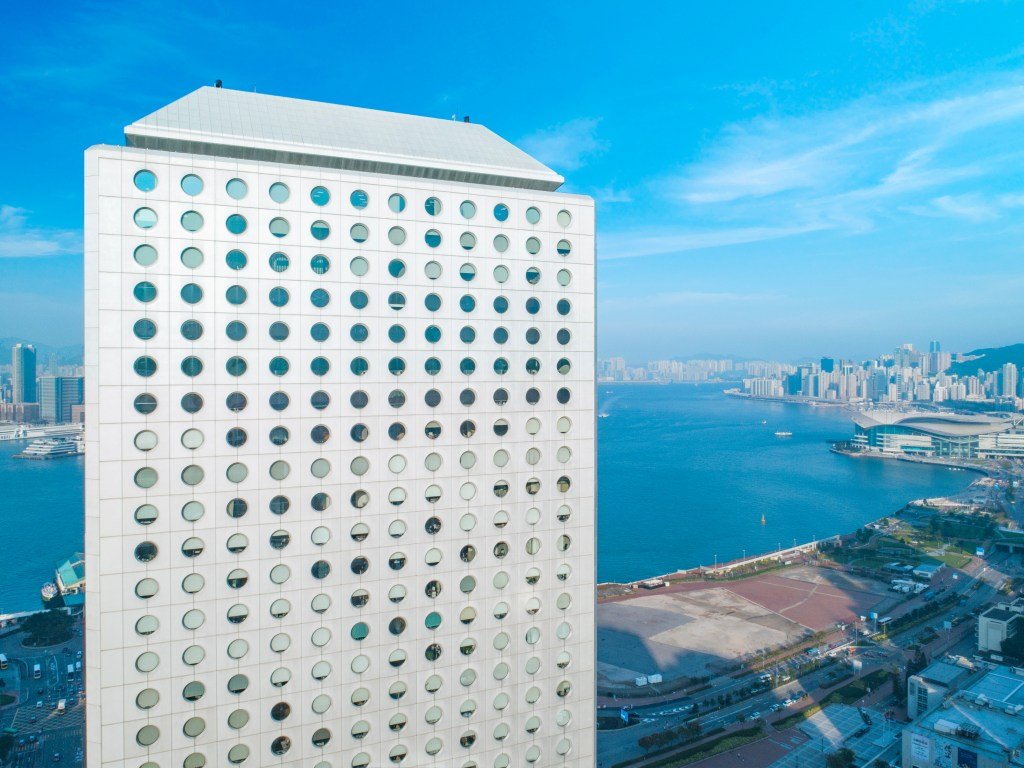 香港地標】怡和大廈50 週年 千千圓窗窺望中環變遷｜2023 展覽推薦- The Culturist