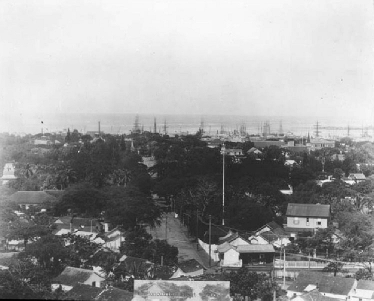 Honolulu Harbor about 1900，Aloha Tower 建成前的港口面貌
