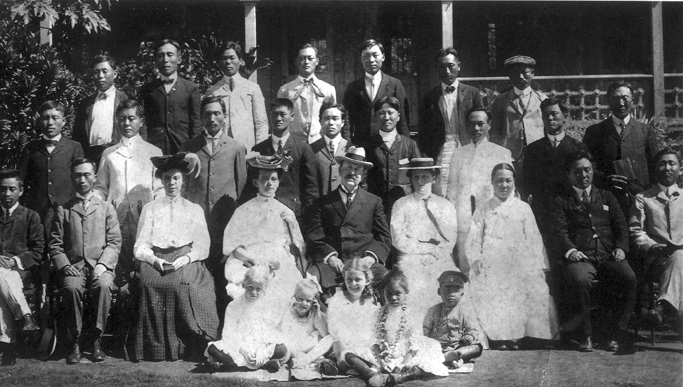 Honolulu Methodist Church Korean congregation with George Heber Jones, 1906