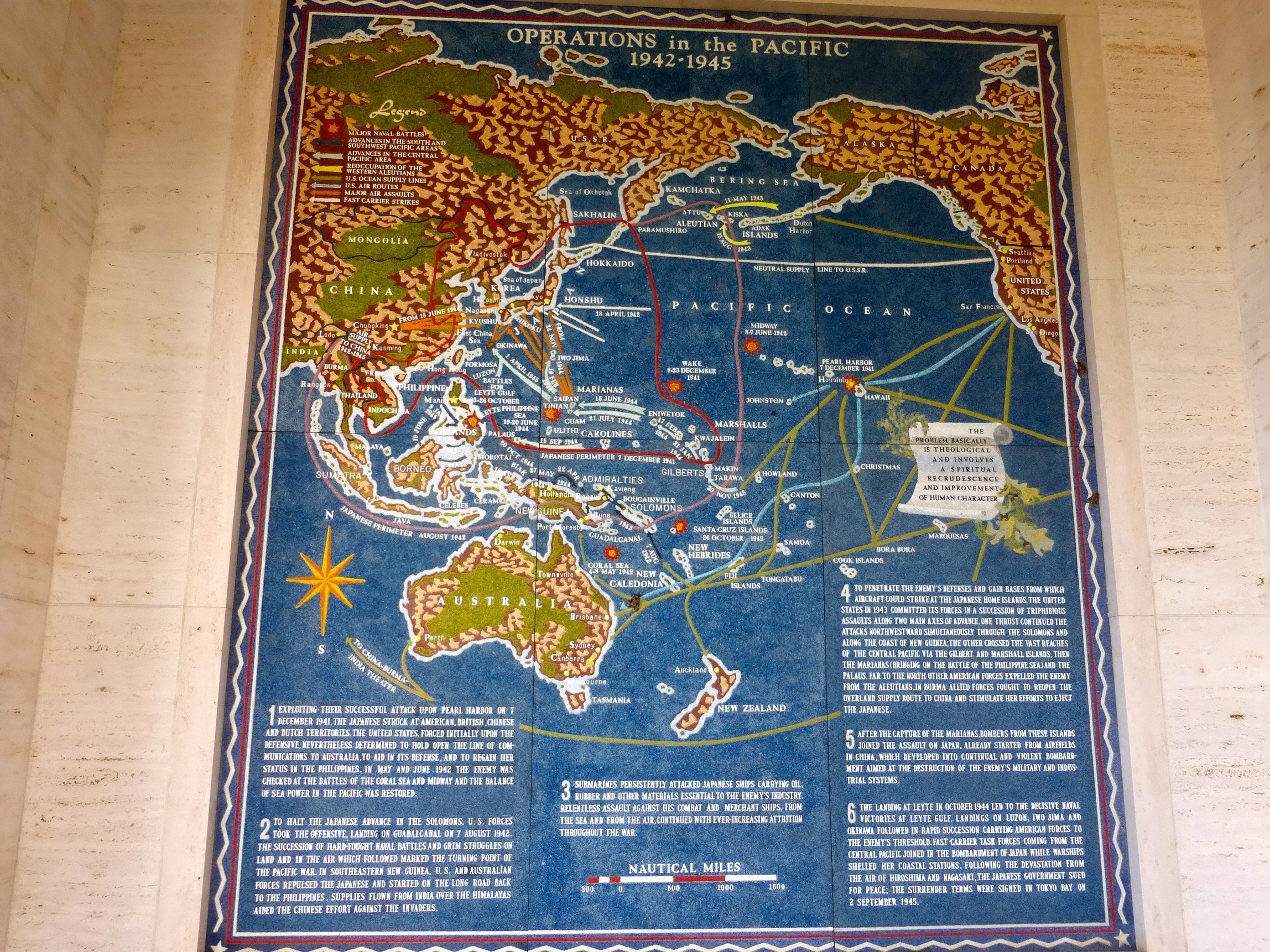 Honolulu Memorial chapel gallery 内的太平洋战区 mosaic maps，用彩色马赛克拼出战役地图