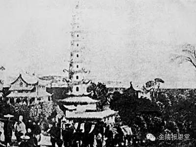 太平天国时期被毁的徽州古建筑遗迹，残墙断壁见证战火创伤
