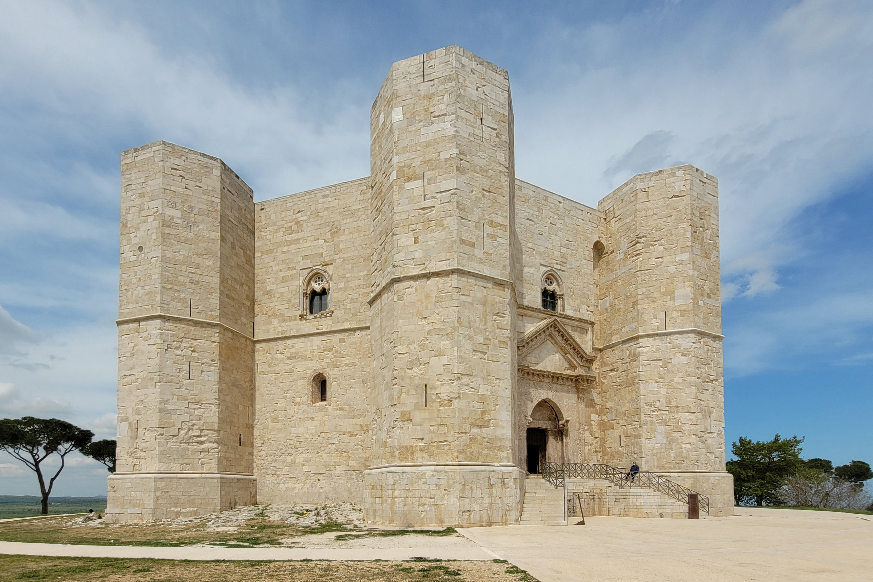 Castel del Monte 远景八边形+八塔整体轮廓