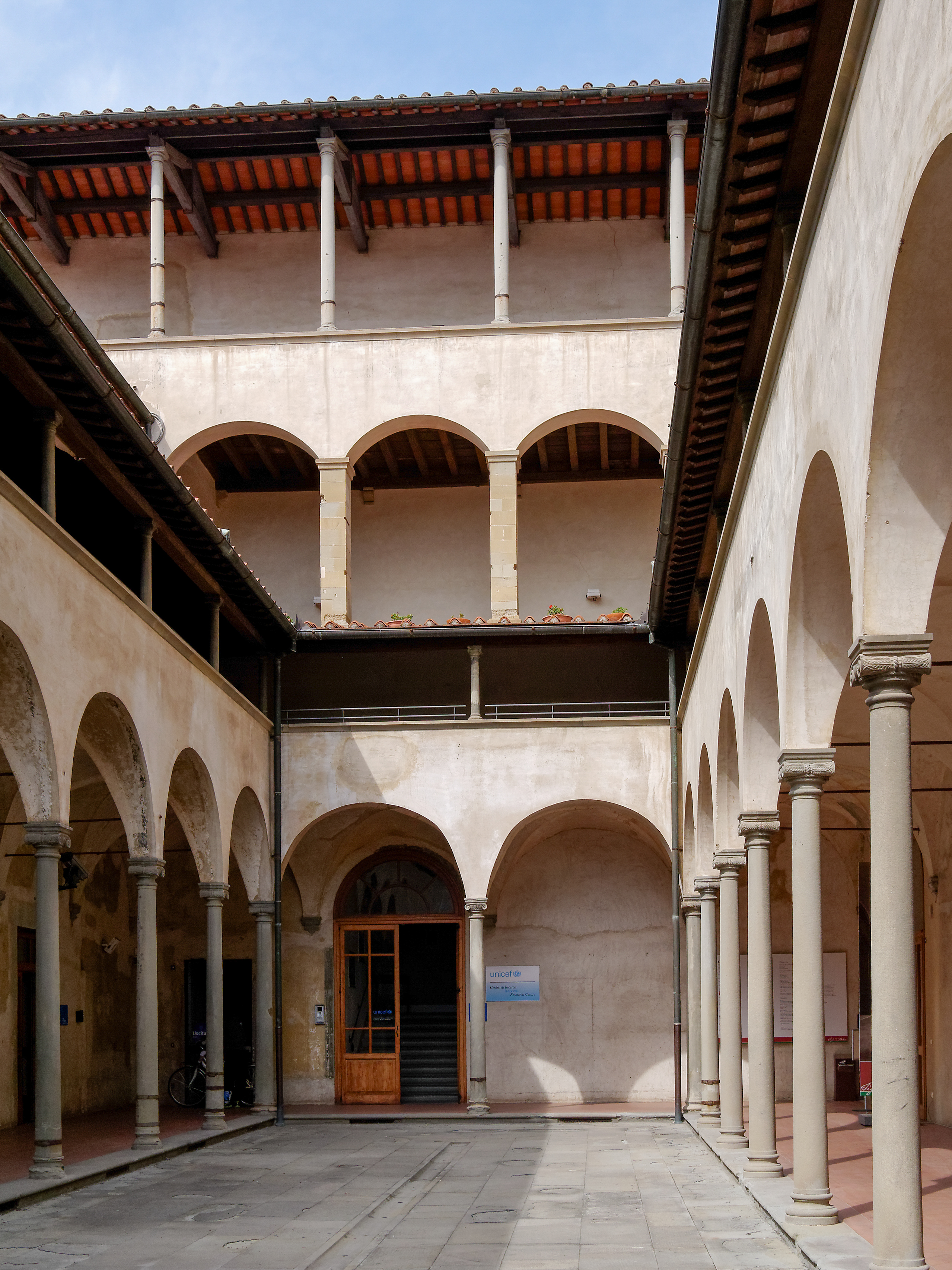 Chiostro delle Donne 女性回廊内院
