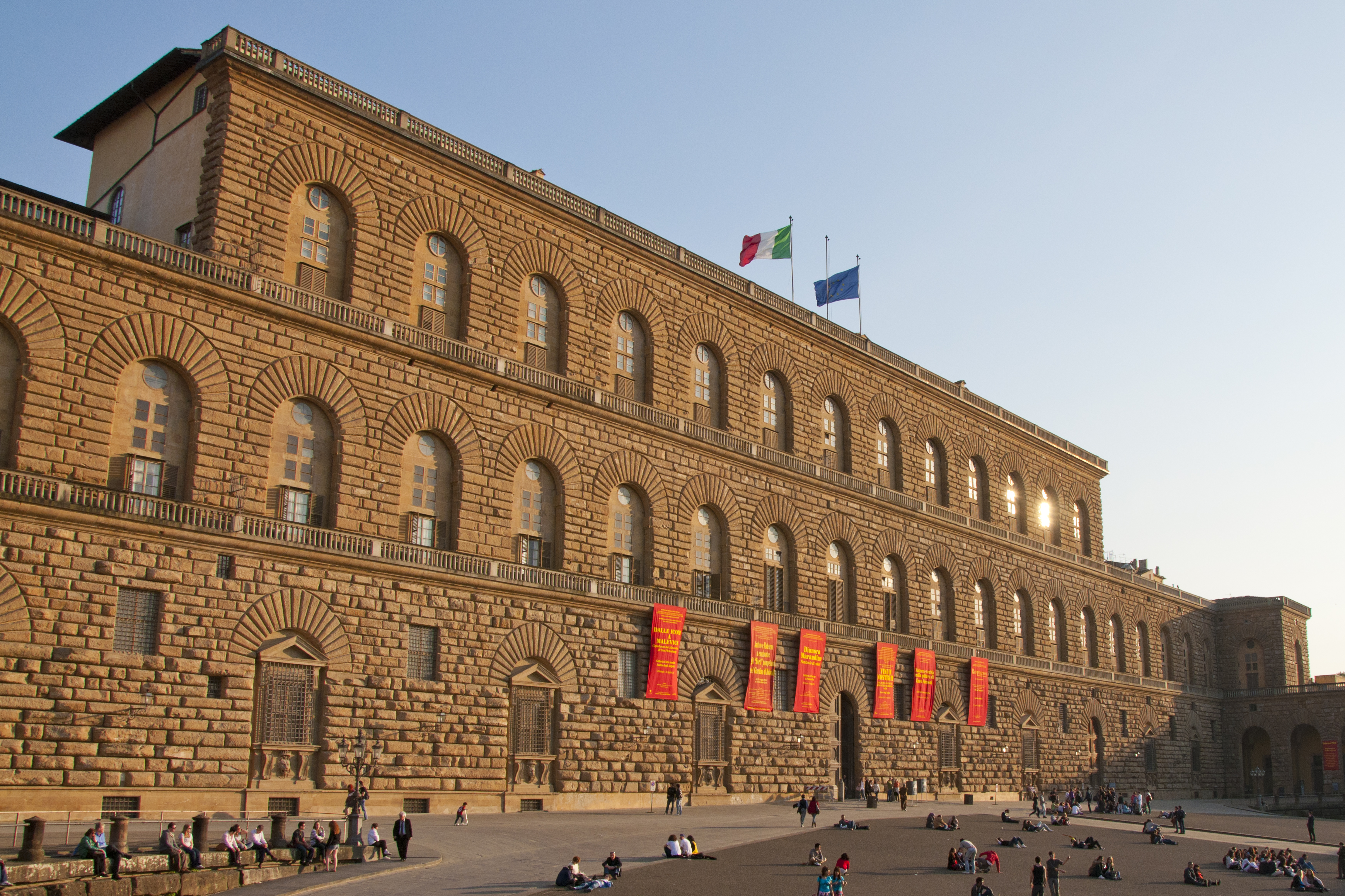 Palazzo Pitti正立面粗琢石面
